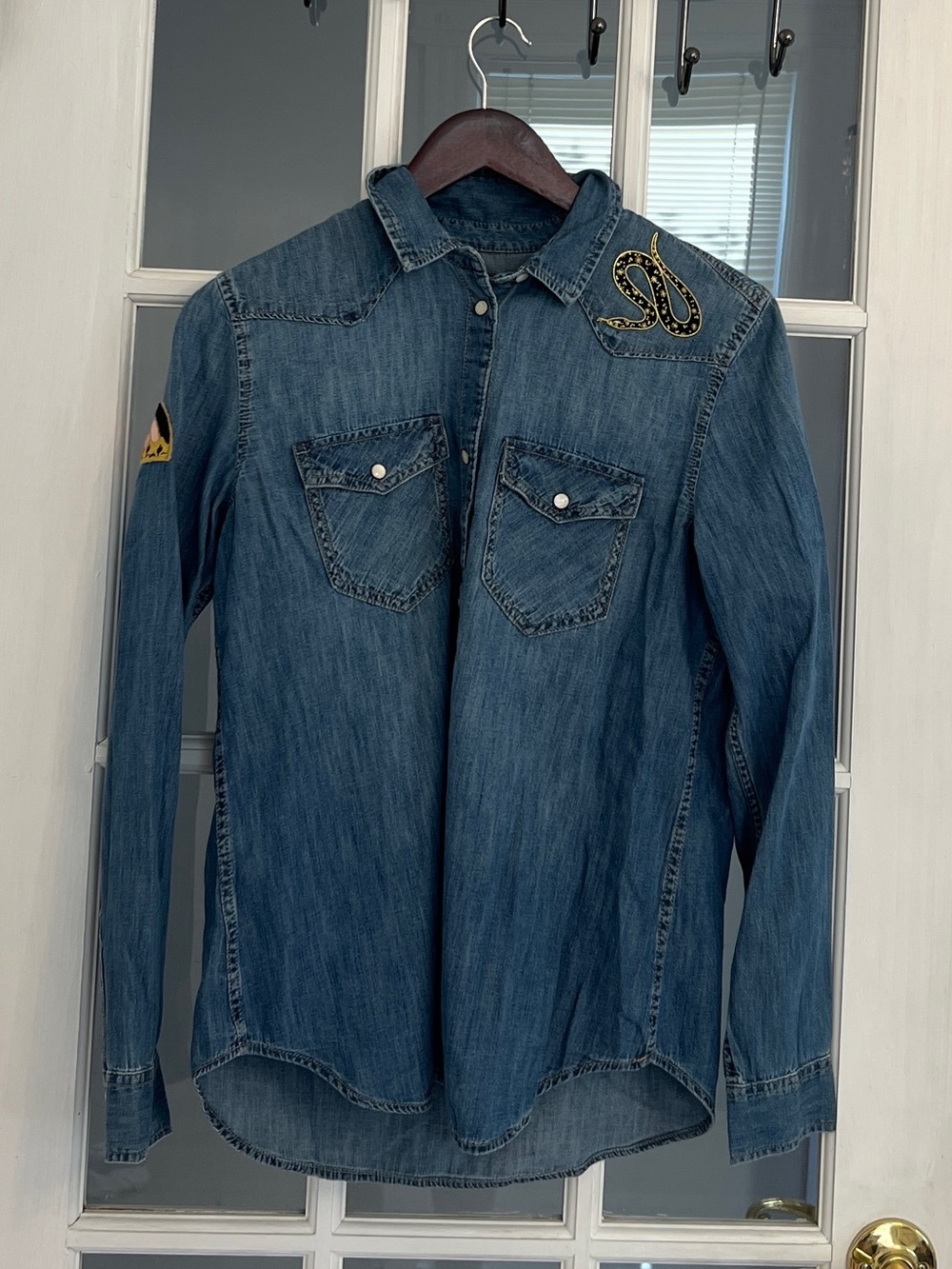 GAP Denim Women’s Long Sleeve Button Down Patch Detail Shirt Size M